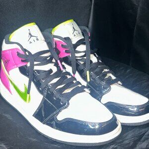 Nike Air Jordan 1 Mid SE GS “Cyber Active Fuchsia” – Mens Size 10